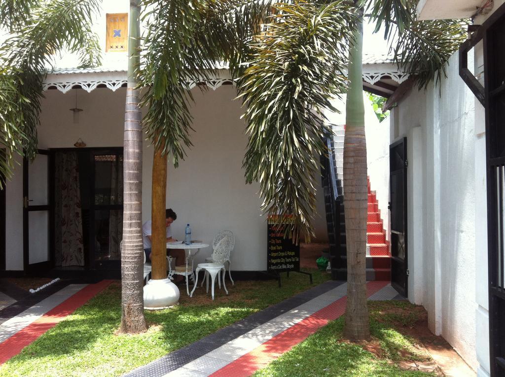 Friends Guesthouse Kudapaduwa Экстерьер фото