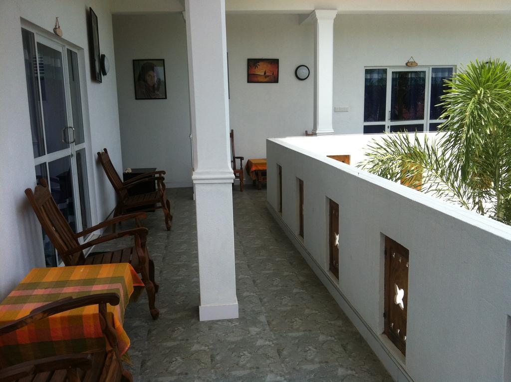 Friends Guesthouse Kudapaduwa Экстерьер фото